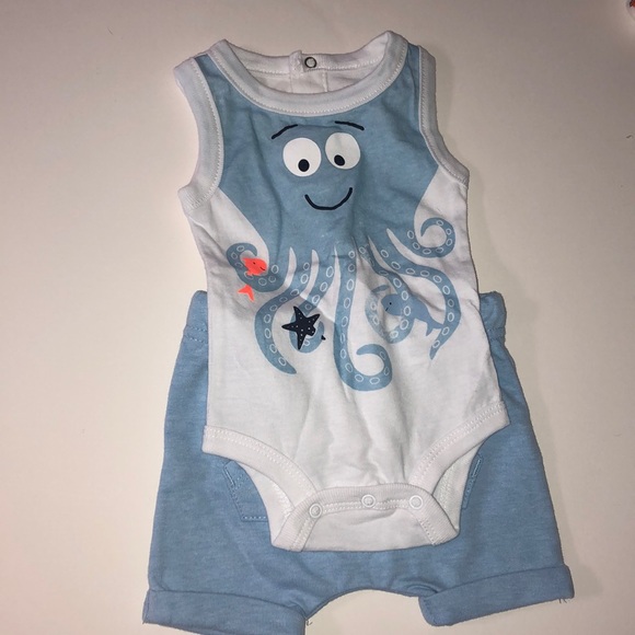 Boys set with onsie and shorts - Picture 2 of 3